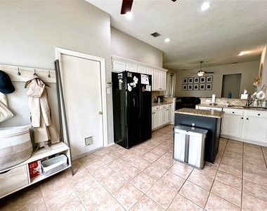 11413 Huntington Road - Photo Thumbnail 20
