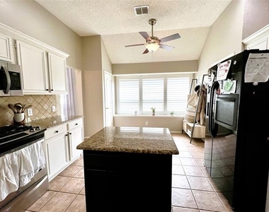 11413 Huntington Road - Photo Thumbnail 16