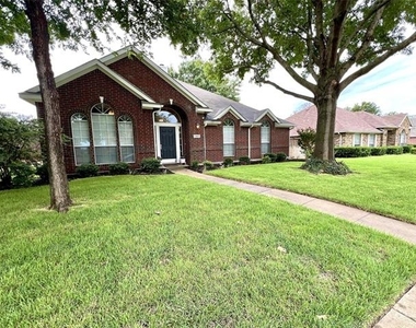 11413 Huntington Road - Photo Thumbnail 1