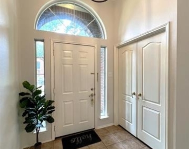 11413 Huntington Road - Photo Thumbnail 3