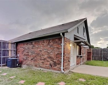 5705 Galaxie Road - Photo Thumbnail 17