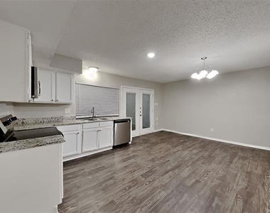 5705 Galaxie Road - Photo Thumbnail 3