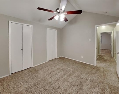 5705 Galaxie Road - Photo Thumbnail 11