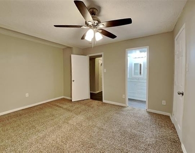 5705 Galaxie Road - Photo Thumbnail 7