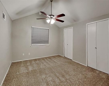 5705 Galaxie Road - Photo Thumbnail 12