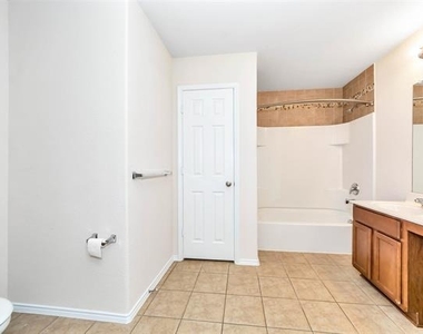 12644 Harvest Grove Drive - Photo Thumbnail 6