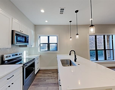 10738 Park Village Place - Photo Thumbnail 4