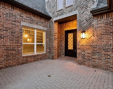 4630 Summerville Lane - Photo Thumbnail 2