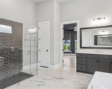 4630 Summerville Lane - Photo Thumbnail 16