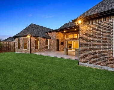 4630 Summerville Lane - Photo Thumbnail 5