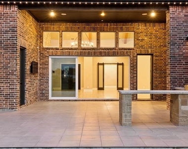 4630 Summerville Lane - Photo Thumbnail 6
