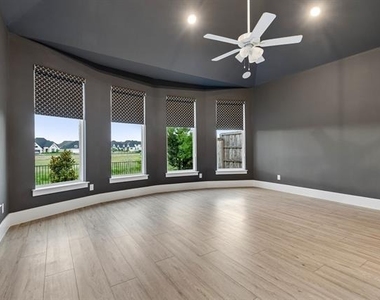 4630 Summerville Lane - Photo Thumbnail 9