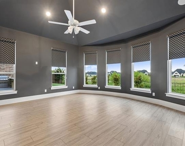 4630 Summerville Lane - Photo Thumbnail 12
