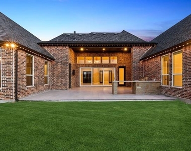 4630 Summerville Lane - Photo Thumbnail 3