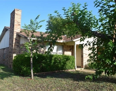 1806 Family Circle - Photo Thumbnail 6