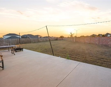 8101 Kurgan Trail - Photo Thumbnail 31