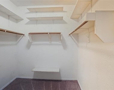 8101 Kurgan Trail - Photo Thumbnail 23