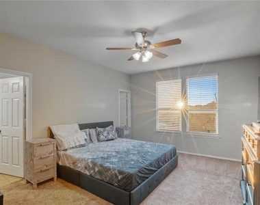 8101 Kurgan Trail - Photo Thumbnail 19