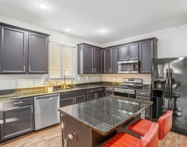 8101 Kurgan Trail - Photo Thumbnail 9