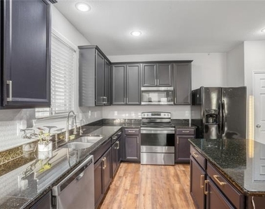 8101 Kurgan Trail - Photo Thumbnail 10