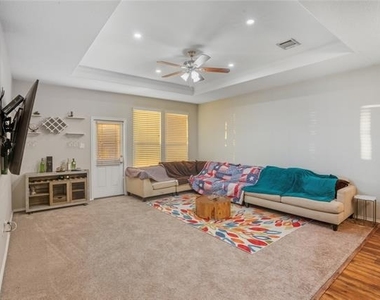 8101 Kurgan Trail - Photo Thumbnail 14