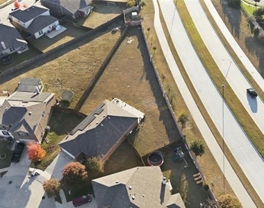 8101 Kurgan Trail - Photo Thumbnail 35