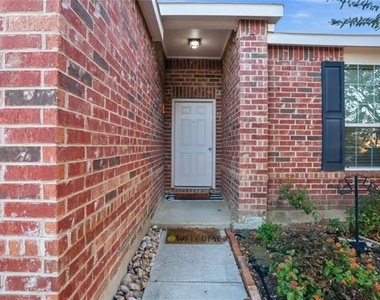 8101 Kurgan Trail - Photo Thumbnail 5