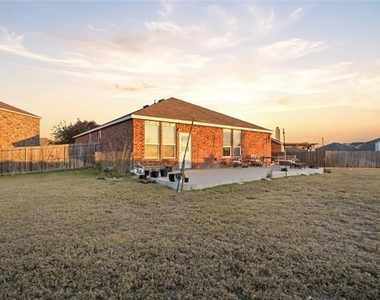 8101 Kurgan Trail - Photo Thumbnail 32