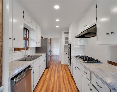 1122 W Main Street - Photo Thumbnail 12
