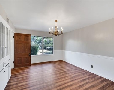 1122 W Main Street - Photo Thumbnail 10