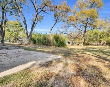 1122 W Main Street - Photo Thumbnail 2