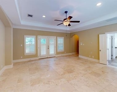 4516 Gilbert Avenue - Photo Thumbnail 7
