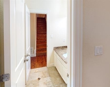 4516 Gilbert Avenue - Photo Thumbnail 19