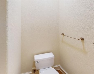 4516 Gilbert Avenue - Photo Thumbnail 20