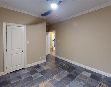 4516 Gilbert Avenue - Photo Thumbnail 12