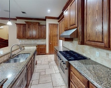 4516 Gilbert Avenue - Photo Thumbnail 3