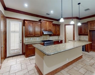 4516 Gilbert Avenue - Photo Thumbnail 2