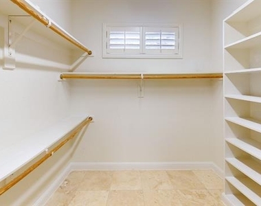 4516 Gilbert Avenue - Photo Thumbnail 22