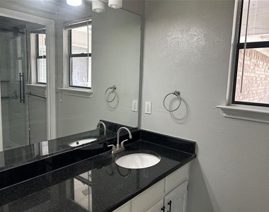 3125 Tina Street - Photo Thumbnail 18