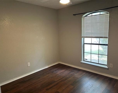 3125 Tina Street - Photo Thumbnail 16