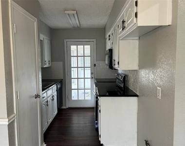 3125 Tina Street - Photo Thumbnail 6