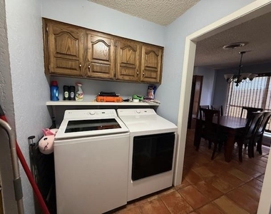 4717 Beall Boulevard - Photo Thumbnail 5