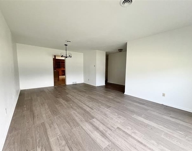 3641 Townsend Drive - Photo Thumbnail 1