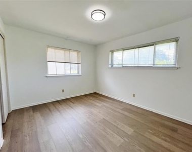 3641 Townsend Drive - Photo Thumbnail 11