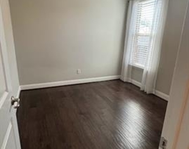 560 Darian Drive - Photo Thumbnail 17