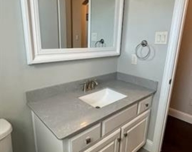 560 Darian Drive - Photo Thumbnail 20