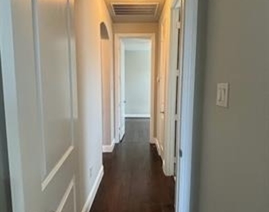 560 Darian Drive - Photo Thumbnail 24