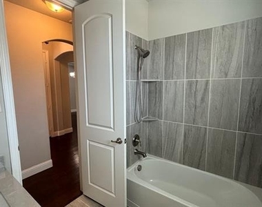 560 Darian Drive - Photo Thumbnail 21