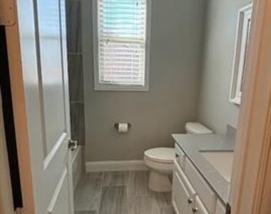560 Darian Drive - Photo Thumbnail 19