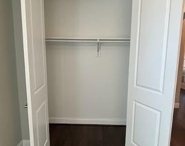 560 Darian Drive - Photo Thumbnail 18